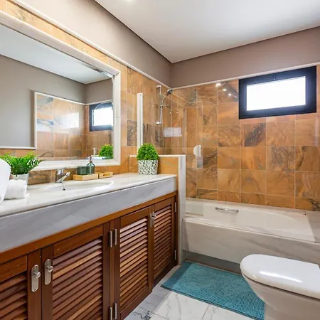 Lanzarote Zafiro Game 16 * פלאיה בלנקה